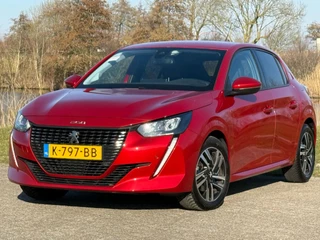 Peugeot 208 Peugeot 208 1.2 PureTech 100pk Allure - Rouge Elixir - Carplay/Nav/LMV - afbeelding nr 2