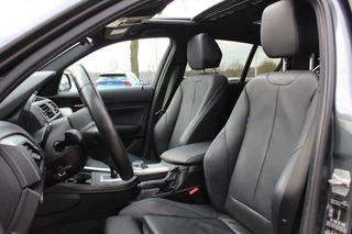 BMW 1 Serie BMW 1 Serie 118i High Exe. M Sport / Schuifdak / Camera / Leder / 18'' / Navigatie / Sportstoelen / Stoelverwarming / DAB / Cruise Control - afbeelding nr 4