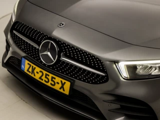 Mercedes-Benz A-Klasse Automaat (APPLE CARPLAY, GROOT NAVI, CAMERA, LEDER/ALCANTARA, DIAMOND GRILL, SPORTSTOELEN, STOELVERWARMING, GETINT GLAS, WIDESCREEN, NIEUWE APK, NIEUWSTAAT) - afbeelding nr 36