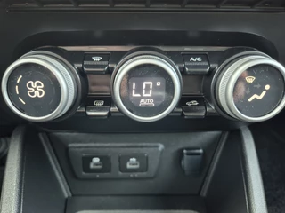 Dacia Duster Dacia DUSTER 1.3 TCe 150 Journey ,airco,parkeersensoren, cruise,rondom camera,trekhaak,navigatie,stoelverwarming, - afbeelding nr 18