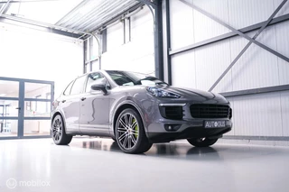 Porsche Cayenne Porsche Cayenne 3.0 S E-Hybrid 416 pk | NL auto NAP | Rijklaarprijs | Bose | Panoramadak | 21 inch | Meteorgrey | - afbeelding nr 45