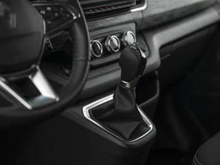 Renault Trafic Renault Trafic L2H1 2.0dCi 170pk Aut. T29 Luxe | BPM-vrij!! | Navi | Achtercamera | PDC rondom | ECC | 17