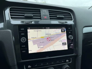 Volkswagen Golf Volkswagen Golf 1.0 TSI Life LED Navi CarPlay Adaptive Cruise Climate Trekhaak - afbeelding nr 14