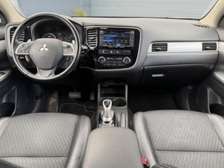 Mitsubishi Outlander Mitsubishi Outlander 2.0 PHEV Executive Edition 2e Eigenaar,Navi,Camera,Clima,Trekhaak,Cruise,121pk,Halfleder,Pdc,Dealer Onderhouden,Apk tot 11-2025 - afbeelding nr 10