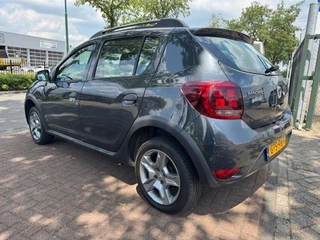 Dacia Sandero Stepway Dacia Sandero Stepway 1.0 SCe 5deurs Laureate Airco,Navigatie - afbeelding nr 2