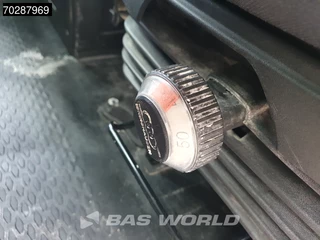 Iveco Daily Iveco Daily 35S18 3.0L Automaat L2H2 3,5t Trekhaak 180PK LED Navi Airco Cruise Camera Euro6 L2 12m3 Airco Trekhaak Cruise control - afbeelding nr 22