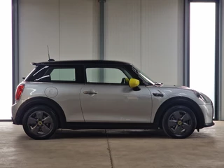 MINI Electric MINI Electric Mini Classic 33 kWh 184pk | Camera | Stoelverwarming | Draadloze lader - afbeelding nr 4
