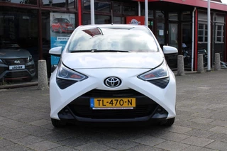 Toyota Aygo Toyota Aygo 1.0 VVT-i x-play - afbeelding nr 2