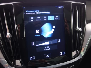 Volvo V60 PANORAMADAK / FULL LED / CARPLAY / HARMAN-KARDON / CAMERA / DAB+ / NL-AUTO - afbeelding nr 11