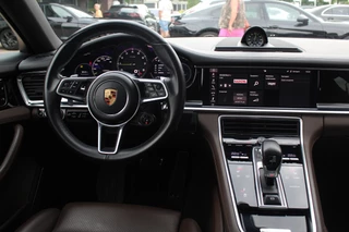 Porsche Panamera Porsche Panamera Sport Turismo 2.9 4 E-Hybrid / Panoramadak / 360Camera / Achterasbesturing / 21'' / Sportdesign + Chrono / Bose / Sportuitlaat / Luxe Leder / DAB / Stuurverwarming / Stoelverwarming 4x / Navigatie / DAB / Cruise Control - afbeelding nr 9