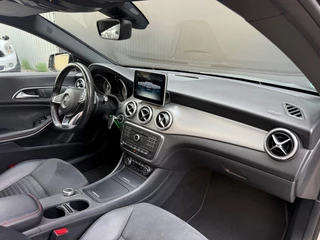 Mercedes-Benz CLA Mercedes-Benz CLA-klasse Shooting Brake 200 OrangeArt Edition|Panorama|Amg-Line|Dodehoekdetector - afbeelding nr 16