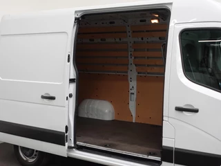 Renault Master Renault Master T35 2.3 dCi 135PK L2H2 Airco Cruise Control Camera Nav PDC V+A Trekhaak 270° Deuren - afbeelding nr 7