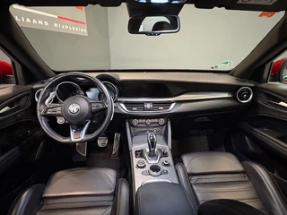 Alfa Romeo Stelvio Alfa Romeo Stelvio 2.2 JTD 230pk AWD Veloce Vol opties! Panoramadak, performance pack - afbeelding nr 2