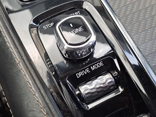 Volvo XC90 Volvo XC90 2.0 T8 Twin Engine AWD R-Design | Pano | Leder | ACC | Stuur & stoelverwarming | Trekhaak | Vol | - afbeelding nr 15