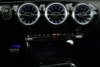 Mercedes-Benz A-Klasse Mercedes-Benz A-klasse 250e AMG Night | Carplay | Stoelverwarming |  Camera | Leder/Alcantara | Full LED | Sfeerverlichting | Park Assist | Navigatie - afbeelding nr 22
