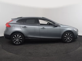 Volvo V40 Volvo V40 Cross Country 1.5 T3 Summum | Leder • Standkachel • Keyless • Goed onderhouden - afbeelding nr 5