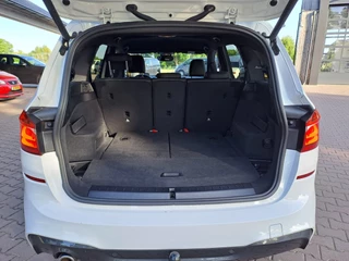 BMW 2 Serie | Leder | Trekhaak | M-pakket | Head-up | Camera | Stoelverwarming | - afbeelding nr 44