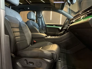 Volkswagen Touareg Volkswagen Touareg 3.0 TSi 4MOTION R PANO 360 462pk - afbeelding nr 23