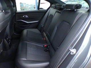 BMW 3 Serie BMW 3 Serie 320i Executive Edition, Automaat / Carplay + Android Auto / Full LED / Camera + Sensoren - afbeelding nr 6