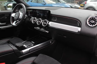 Mercedes-Benz GLB Mercedes-Benz GLB 200 Premium Plus 7p. / Panoramadak / Camera / 20'' / Sfeerverlichting / Navigatie / Dodehoek / DAB / Stoelverwarming / Cruise Control - afbeelding nr 14