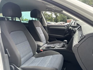 Volkswagen Passat Volkswagen Passat Variant GTE 218PK DSG HYBRID GTE BUSINESS CAMERA/NAVI/STUURVERW. - afbeelding nr 21