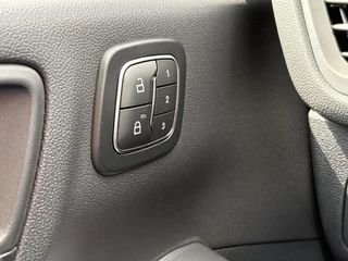Ford Kuga Ford Kuga 2.5 PHEV ST-Line X 243pk | Driver Assistance Pack | Winterpack | Wegklapbare Trekhaak | 19 inch Licht metalen velgen - afbeelding nr 20
