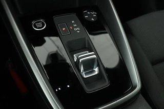 Audi A3 Audi A3 30 TFSI Business Edition | Virtual Cockpit |  Sportstoelen | Carplay | Climate control | Full LED | Cruise control | PDC | Navigatie - afbeelding nr 11