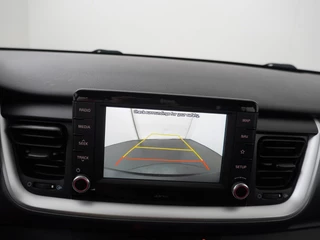Kia Stonic - Navigatie - Camera - Airco - Cruise control - 17 inch LM velgen - Fabrieksgarantie tot 03-2027 - afbeelding nr 35