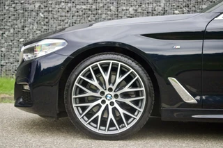 BMW 5 Serie BMW 5-serie 520i M Sport | Individual - Dak - Azuritschwarz - afbeelding nr 17