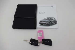 Volkswagen Tiguan Volkswagen Tiguan 1.5 TSI R-Line | Panoramadak | 360 camera | Trekhaak | Full LED | Stoelverwarming | Carplay | Harman-Kardon | Adaptive cruise | Navigatie - afbeelding nr 18