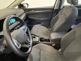 Volkswagen Golf Volkswagen Golf 1.5 eTSI Style Airco ECC Carplay Navi Adaptive Crusie Control Massagestoel AGR Ambiente verlichting - afbeelding nr 12
