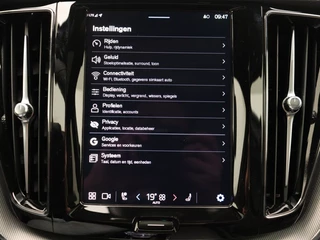 Volvo XC60 Volvo XC60 T6 PLUG-IN HYBRID PLUS DARK SCHUIFDAK CAMERA HARMAN KARDON ACC - afbeelding nr 33
