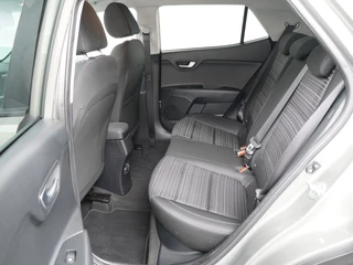 Kia Stonic - Navigatie - Camera - Climate control - Privacy glass - Keyless entry - Fabrieksgarantie tot 05-2029 - afbeelding nr 31