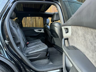 Audi Q7 Audi Q7 55 TFSI e quattro Pro Line S | Panoramadak | Camera rondomzicht | LED verlichting | Keyless pakket | Leer/alcantara bekleding | Voorstoelen verwarmd | 22 inch SQ7 velgen | Getint glas | Dodehoekdetectie - afbeelding nr 42