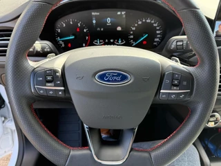 Ford Focus Ford Focus Wagon 1.5 EcoBoost ST Line X Business 150pk Automaat | Trekhaak | Dodehoeksensoren | Winterpack | Full LED | Dealer onderhouden - afbeelding nr 6