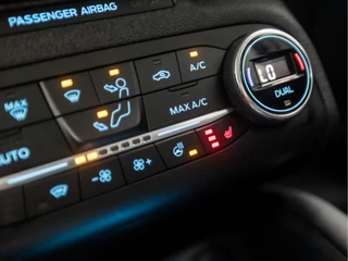 Ford Focus Automaat (APPLE CARPLAY, GROOT NAVI, STUUR/STOELVERWARMING, ADAPTIVE CRUISE, SPORTSTOELEN, CAMERA, KEYLESS, TREKHAAK, NIEUWSTAAT) - afbeelding nr 10