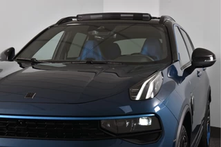 Lynk & Co 01 | 360 Camera | 7.4 kWh boordlader | Donkere hemel | S/K-panodak | Adapt. Cruise | Memory | Elek. klep | LM 20