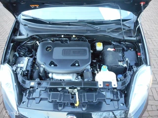 Fiat Punto Fiat Punto TwinAir Turbo 100 Lounge NAVI+RESERVEWIEL+METALLIC - afbeelding nr 31
