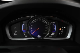 Volvo V60 190Pk Automaat, Navigatie, Trekhaak, Climate, - afbeelding nr 9