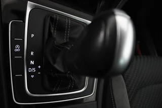 Volkswagen Golf Volkswagen Golf Variant 1.5 TSI Highline Business R (PANORAMADAK, TREKHAAK, CARPLAY, PARKEERSENSOREN, CARPLAY, AUTOMAAT) - afbeelding nr 18