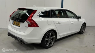 Volvo V60 Volvo V60 2.0 T4 R-design NL-AUTOMAAT / AUTOMAAT - afbeelding nr 2