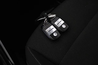 Kia Rio Kia Rio 1.0 TGDI DynamicLine (ACHTERUITRIJCAMERA, NAVIGATIE, BLUETOOTH, CRUISE CONTROL, LANE-ASSIST, PARKEERSENSOREN) - afbeelding nr 24