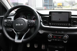 Kia Stonic Kia Stonic 1.0 T-GDi Platinum Edition | Schuifdak | Leder | Camera - afbeelding nr 19