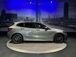 BMW 1 Serie BMW 1-serie 118i M-Sport *Carplay*Camera* - afbeelding nr 2