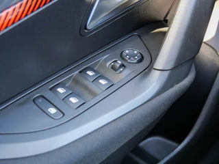 Peugeot 2008 Peugeot 2008 1.2 101PK PureTech Active | APPLE CARPLAY | CRUISE CONTROL | - afbeelding nr 17