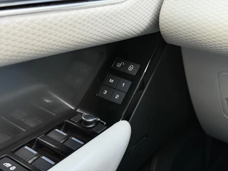 Land Rover Range Rover Velar Land Rover Range Rover Velar 2.0 I4 AWD R-Dynamic HSE | Panorama | Meridian Sound | HUD | Carplay | - afbeelding nr 37