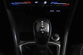 Volkswagen T-Cross Volkswagen T-Cross TSI 110PK DSG STYLE CAMERA/LED/CARPLAY - afbeelding nr 27
