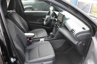 Toyota Yaris Cross Toyota Yaris Cross 1.5 HYBRID 115 FIRST Teamplayer / Winterpack - afbeelding nr 21