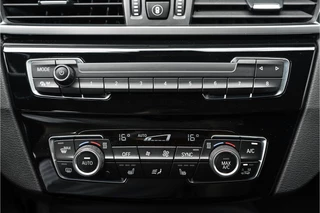 BMW X1 BMW X1 sDrive20i High Executive X-Line Camera Leer Head-Up - afbeelding nr 35