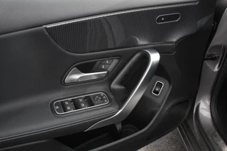 Mercedes-Benz A-Klasse Mercedes-Benz A-klasse 200 Automaat Progressive | Sfeerverlichting | Navigatie | Climate control | Camera | Parkeer sensoren | Half Lederen Bekleding | Led  | Cruise Control | LMV Velgen - afbeelding nr 13